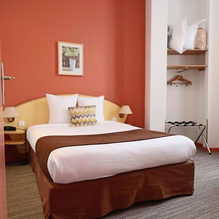 Logis-Hotel Des Oliviers Thionville Bagian luar foto